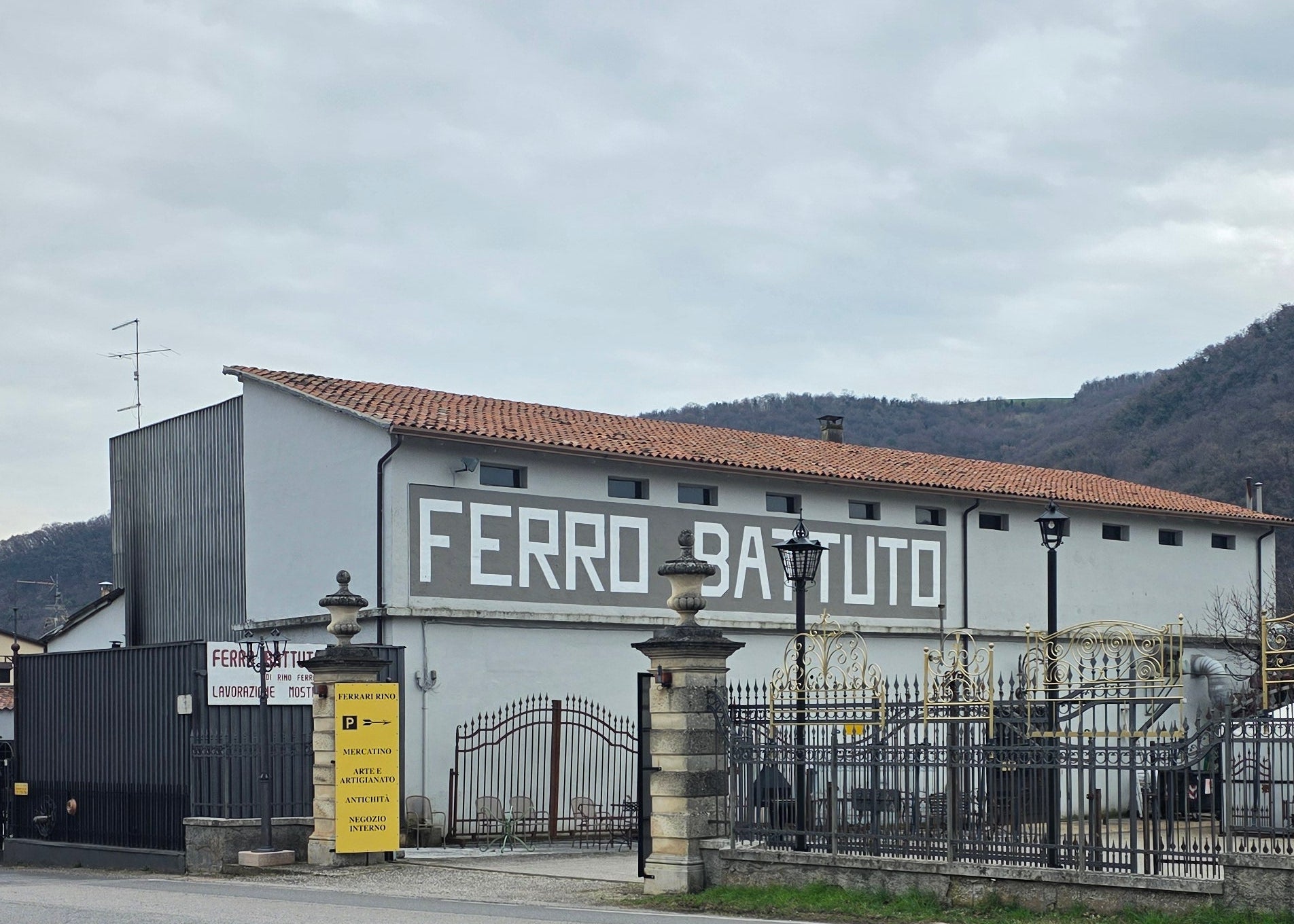 Fabbrica Ferrari Ferro Battuto 1970